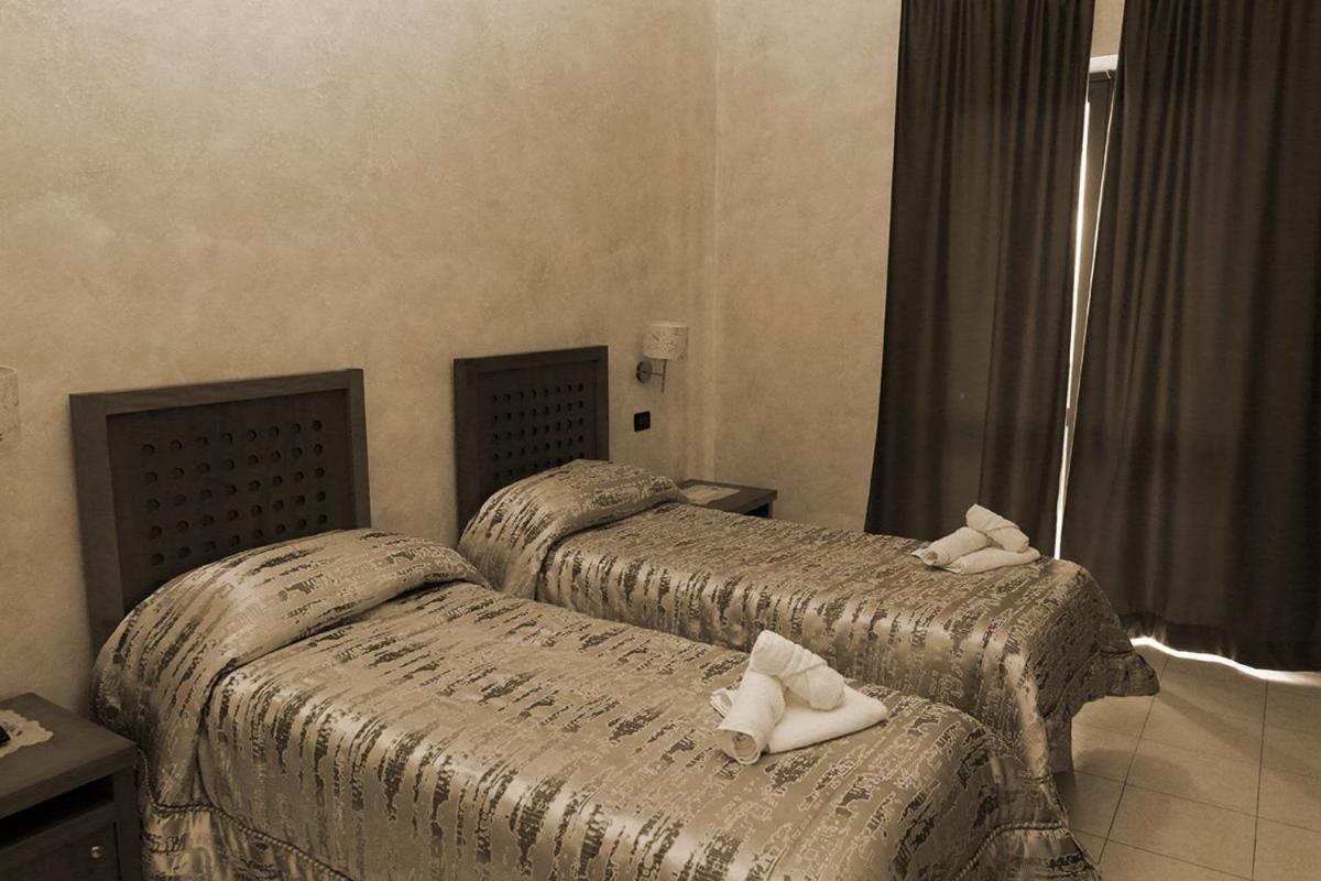 Hotel Ulisse Maida エクステリア 写真