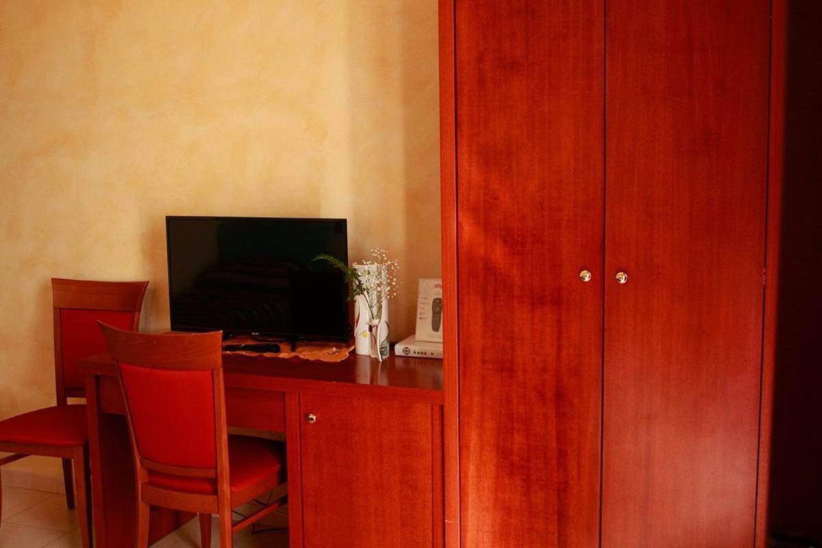 Hotel Ulisse Maida エクステリア 写真
